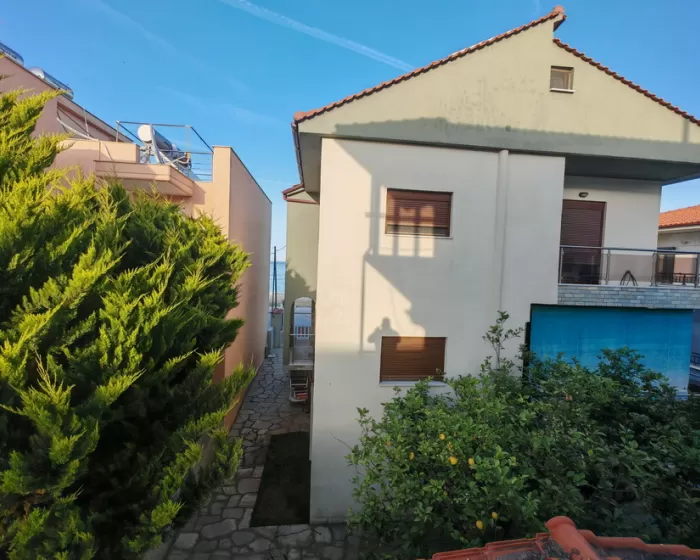 Anna by the Sea Sarti