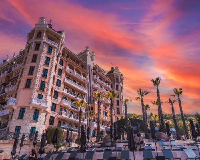 Royal Castle Design &amp; SPA