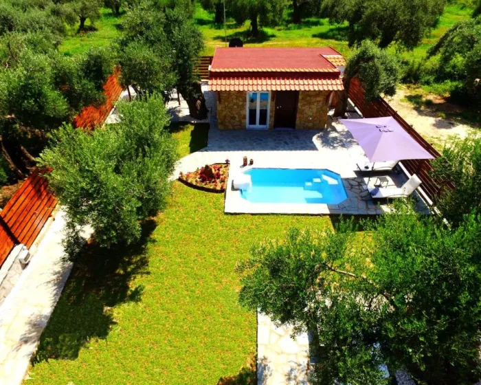 Salonikiou Beach Deluxe Apartments