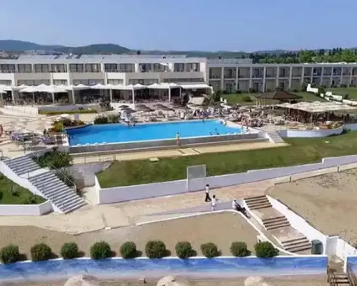 Ramada Plaza by Wyndham Thraki