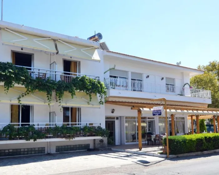 Polizotou Rooms Hotel