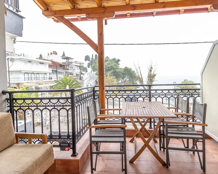 Teodosis Lux Neos Marmaras