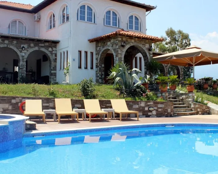 Zeus Hotel
