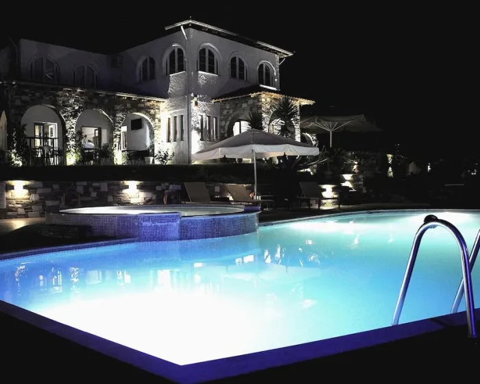 Zeus Hotel