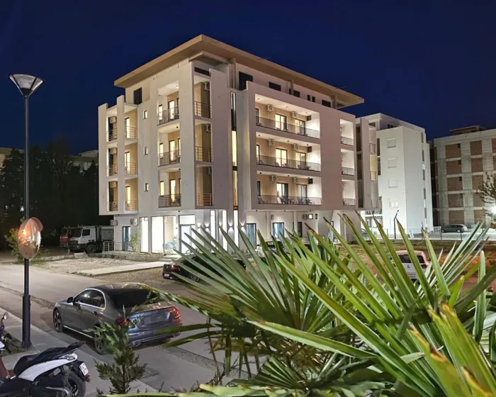 Supreme Luxury Hotel