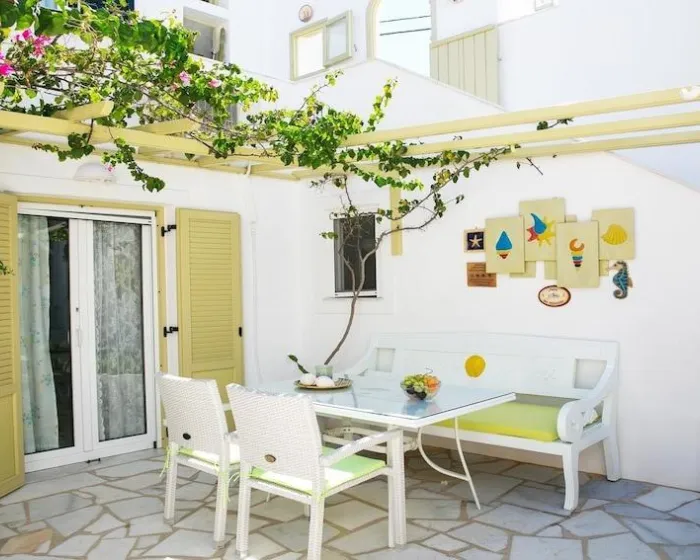Leonardos apartmani Paros