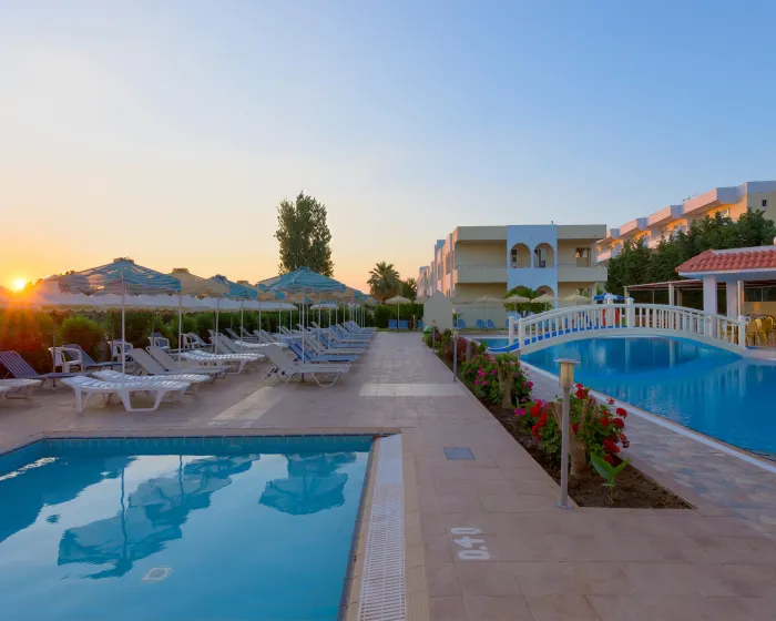 Memphis Beach Hotel