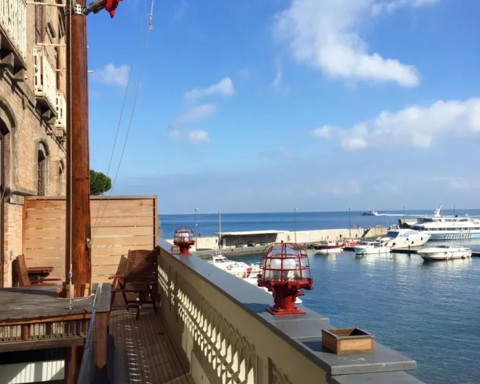 Yacht Club Capo Cervo Suites Sorrento