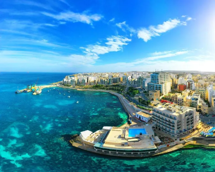 Gillieru Harbour Hotel