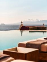Bill & Coo Suites & Lounge