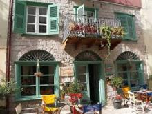 Amymone Guesthouse & Adiandi Hotel