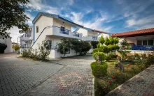 Vila Menadros Potos Tasos