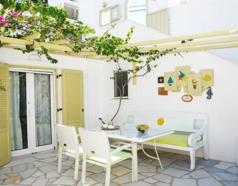 Leonardos apartmani Paros