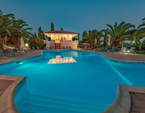 Helena Inn Svoronata