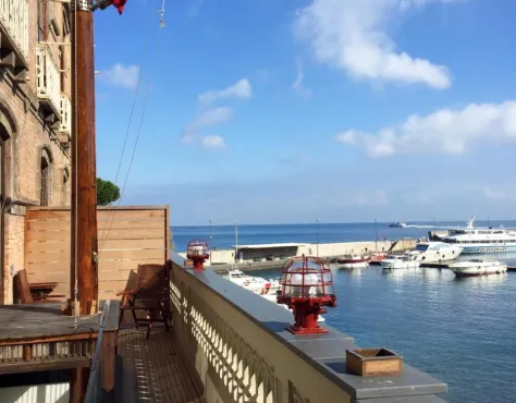 Yacht Club Capo Cervo Suites Sorrento