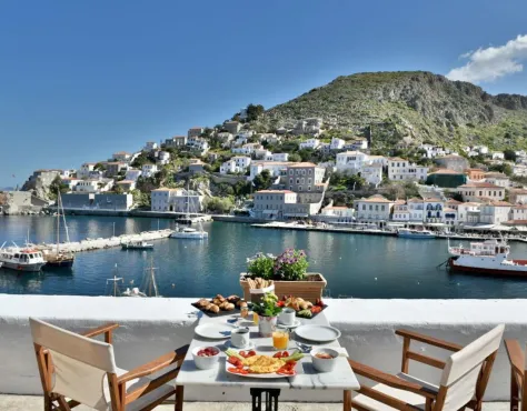 Douskos Port House Hydra