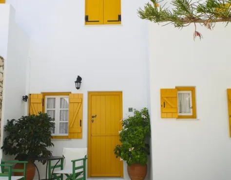 Ostria Apartments Paros
