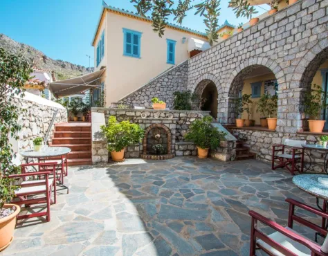 Alkionides Pension Hydra