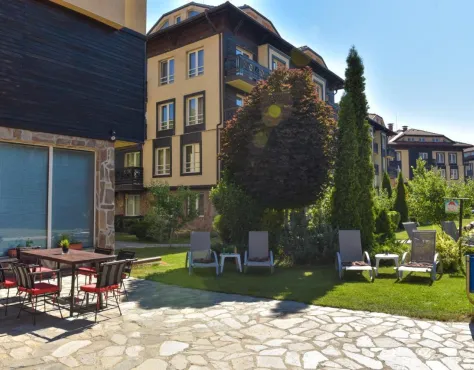 Hotel Bojur & Bojurland Apartment Complex