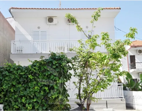 Vila Anti 2 Polihrono