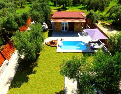 Salonikiou Beach Deluxe Apartments