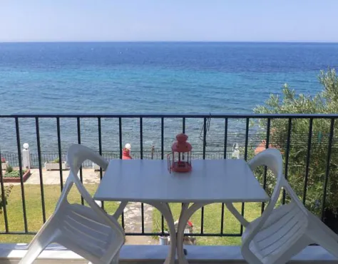 Vila Aleksiadis Lutra 