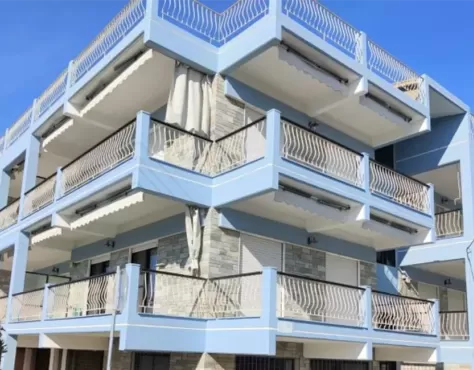 Vila Sens Nea Flogita