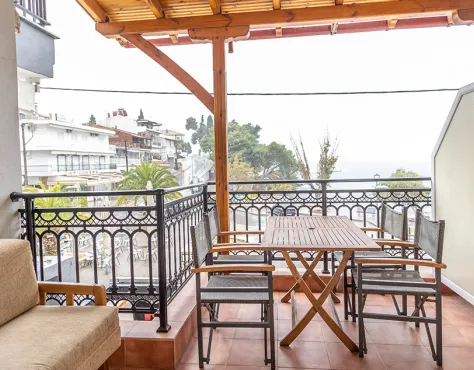 Teodosis Lux Neos Marmaras