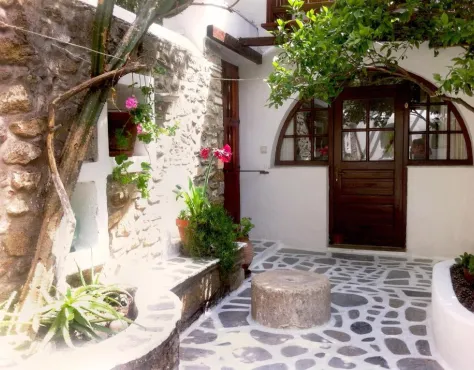 Villa Pinelopi - Rooms & Studios