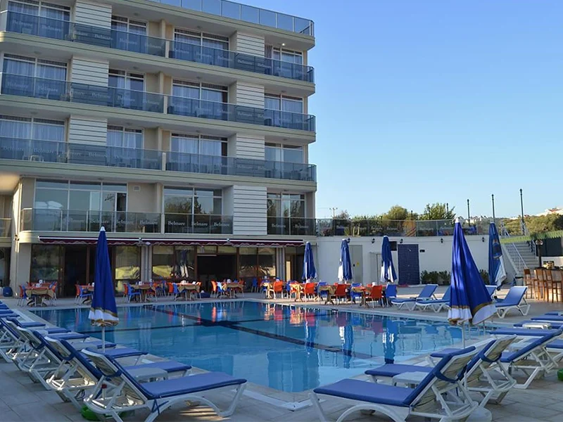 Uživajte u udobnosti i raznovrsnosti uz Belmare Hotel. Samo korak od plaže, sa bogatim sadržajem i turskim specijalitetima. Rezervišite sada!