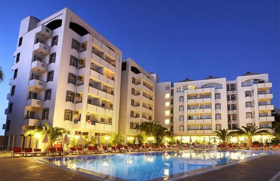 Otkrijte luksuz i udobnost uz Citys Hill Hotel 4* u srcu Kušadasija. Rezervirajte svoj odmor i uživajte sa svojom porodicom u besprekornom smeštaju uz more!🏖️