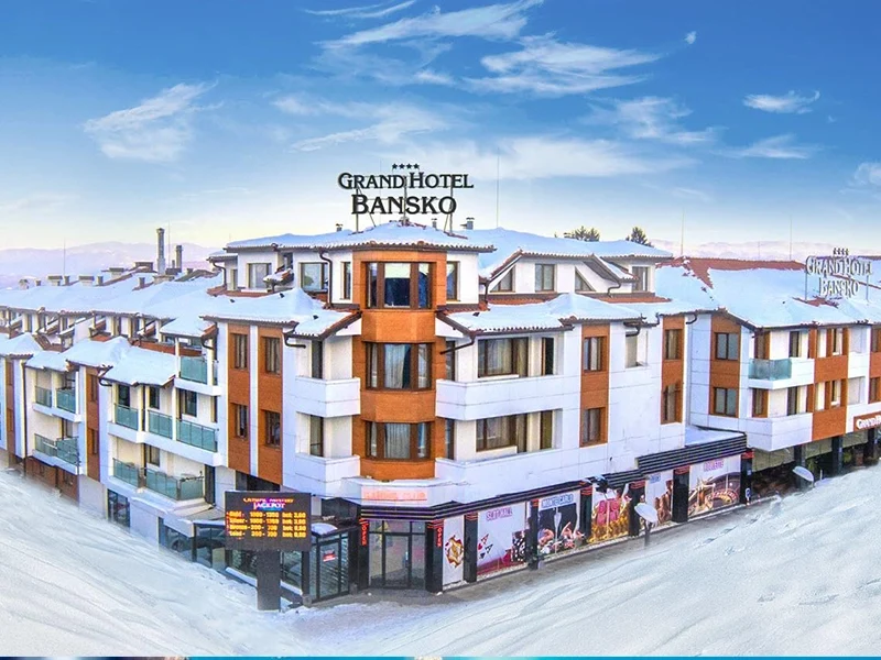 Grand Hotel Bansko 4* nudi vrhunski smeštaj, spa centar i raznovrsnu hranu, idealno lociran na ulazu u Bansko, samo 1,5 km od gondole. Savršen izbor za luksuzan odmor.