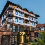 Uživajte u luksuzu! Hotel Ores Boutique Bansko nudi vrhunske sadržaje poput turskog kupatila, spa centra i blizine ski liftova. Idealno mesto za zimski odmor.