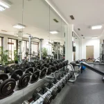 Poboljšajte svoje zdravlje i energiju tokom boravka u Hotelu Perun Lodge zahvaljujući moderno dizajniranom fitnes centru. Iako možda nije velik, fitnes centar nudi sve što vam je potrebno za učinkovite treninge