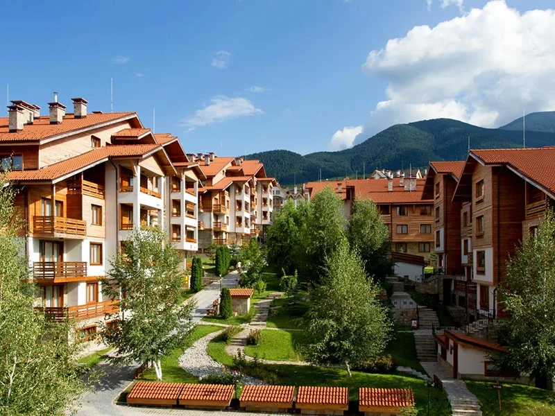 Sveti Ivan Rilski Hotel Bansko! Uživajte u luksuzu na samo 10 minuta od žičare. Smeštaj u savremenim sobama, renoviranom SPA centru i alpskom ambijentu.