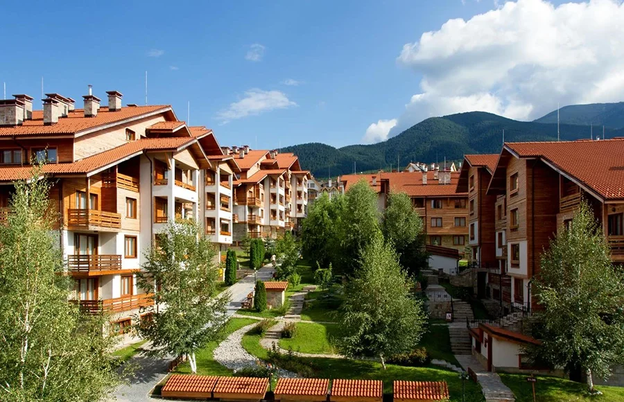 Sveti Ivan Rilski Hotel Bansko! Uživajte u luksuzu na samo 10 minuta od žičare. Smeštaj u savremenim sobama, renoviranom SPA centru i alpskom ambijentu.