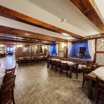 Hotel Dumanov 3* u Banskom, na samo 300m od gondole, nudi udobne sobe i apartmane, sa sadržajima poput restorana, saune, fitnessa i jacuzzi-ja.