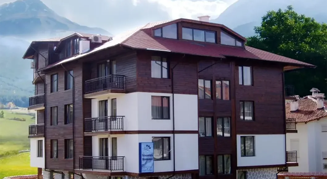 Mountain Romance Hotel u Banskom nudi idealan smeštaj za porodični odmor. Uživajte u moderno opremljenim apartmanima, spa centru i blizini ski staza.