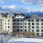 Saint George Palace hotel u Banskom smešten je 500m od ski lifta i 900m od centra grada. Uživajte u komforu, wellness sadržajima, bazenu i blizini skijališta.