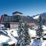 Samokov Hotel 4* u Borovecu savršen za skijaše i poslovne goste, hotel nudi luksuzne sobe, wellness i savremene konferencijske usluge, samo 100m od ski-lifta