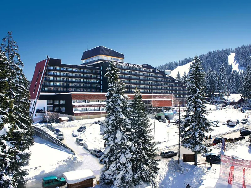 Samokov Hotel 4* u Borovecu savršen za skijaše i poslovne goste, hotel nudi luksuzne sobe, wellness i savremene konferencijske usluge, samo 100m od ski-lifta