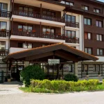 Winslow Infinity hotel u Banskom, u podnožju planine Pirin, nudi idealan porodični odmor sa modernim apartmanima, wellness centrom i blizinom ski lifta.