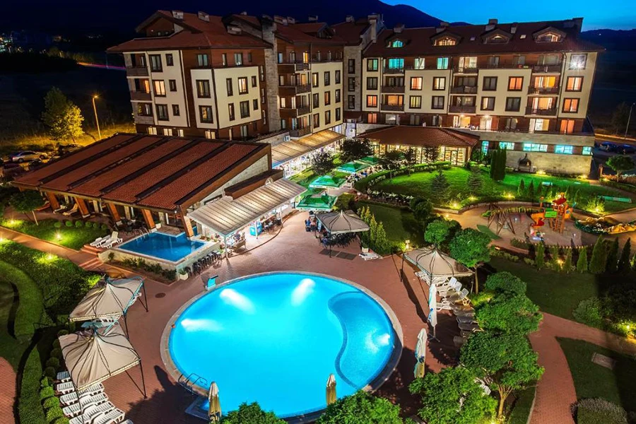 Murite Park Hotel Bansko 4*, savršeno mesto za Vaš zimski odmor. Nudi luksuzan smeštaj, wellness i ski sadržaje. Uživajte u prirodi i relaksaciji!