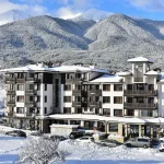 St. George Ski & Holiday Hotel Bansko nudi luksuzan smeštaj, wellness centar, bazen i blizinu ski lifta za savršen zimski odmor u predivnom planinskom ambijentu