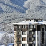 St. George Ski & Holiday Hotel Bansko nudi luksuzan smeštaj, wellness centar, bazen i blizinu ski lifta za savršen zimski odmor u predivnom planinskom ambijentu