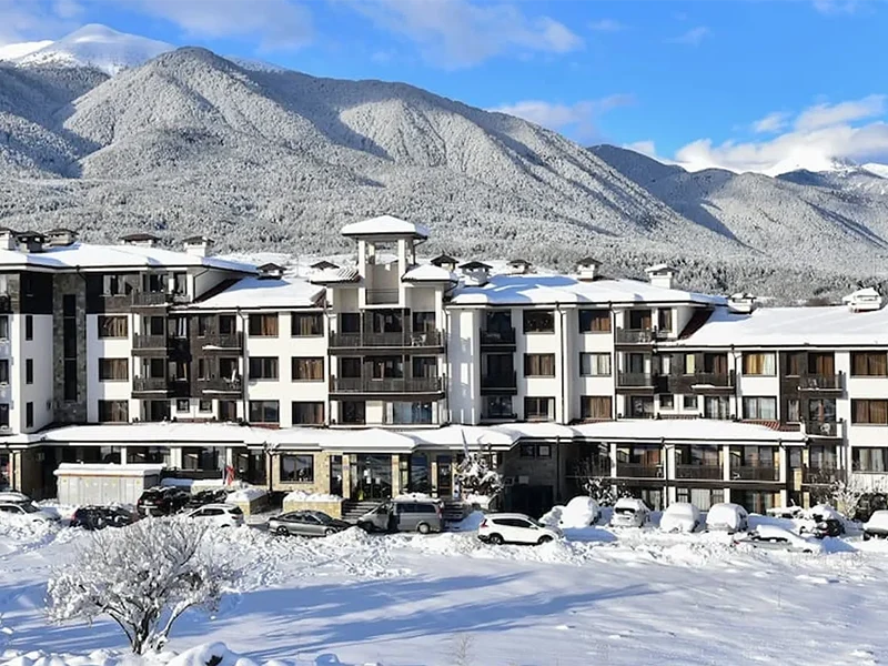 St. George Ski & Holiday Hotel Bansko nudi luksuzan smeštaj, wellness centar, bazen i blizinu ski lifta za savršen zimski odmor u predivnom planinskom ambijentu