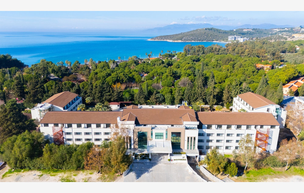 Proxima Hotel Kusadasi – all inclusive hotel 250m od Kustur plaže, 5 km od centra, 65 km od Izmir aerodroma. Uživajte u modernim sobama, bazenima i besplatnim plažnim sadržajima!