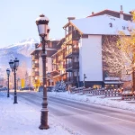 Bansko 8. mart – proslavite Dan žena u Banskom, Bugarska. Uživajte u skijanju, balkanskoj tradiciji i zimskim avanturama u nezaboravnom okruženju.